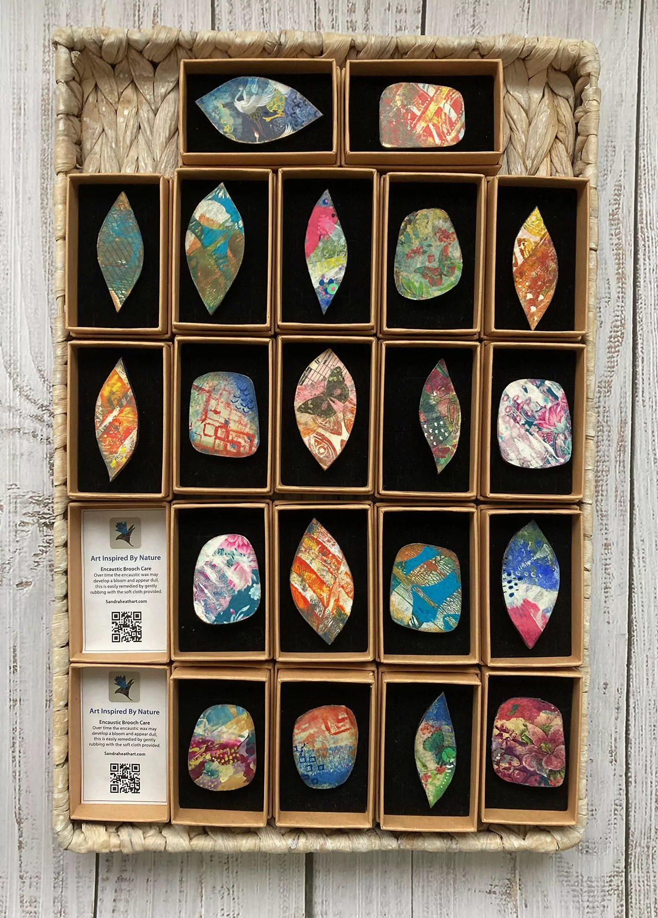 Brooch 9 - Image 4
