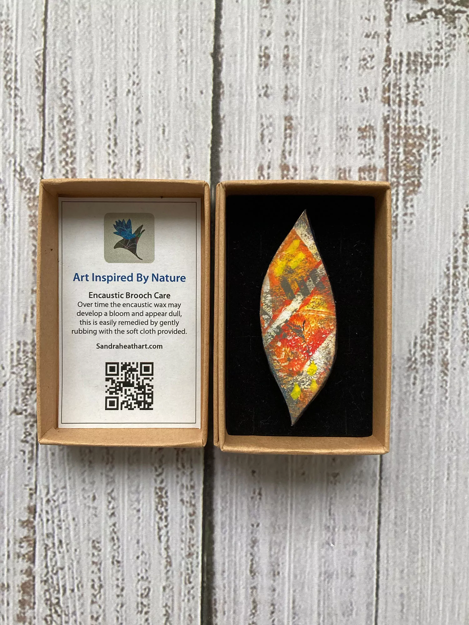Brooch 9 - Image 2