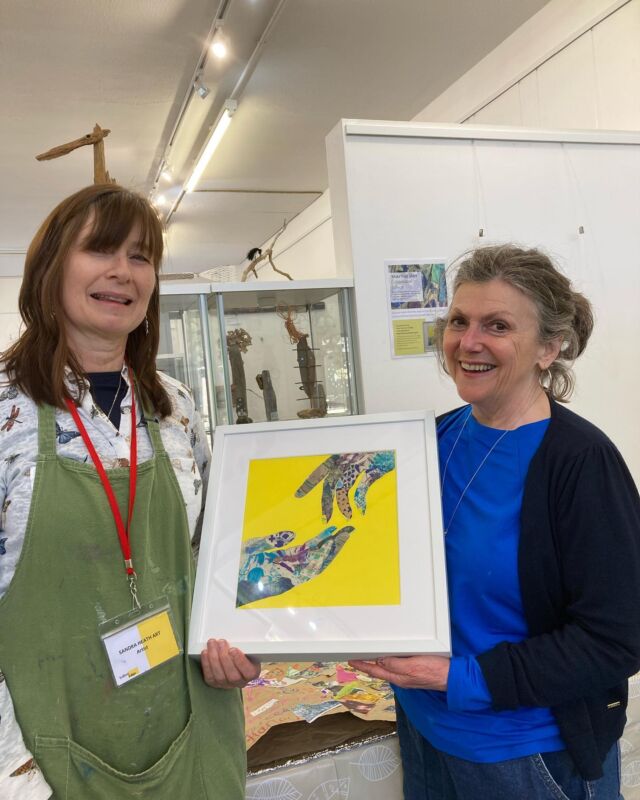 What a fantastic start to our week at the Make Yoke Day Exhibition organised by the wonderful @kimbatterbury aka @seaweedstudiokim !
I am thrilled to announce the resulting piece from the collaborative ’Make Your Mark’ project has found a fitting home with the lovely Clare. All proceeds will be donated to the phenomenal @artrefuge_  charity
Thank you so much Clare ð¥°

“Art Refuge uses art and art therapy to support the mental health and well-being of people displaced due to conflict, persecution, poverty and climate emergency, in the UK and internationally.”

The last couple of days have been such a pleasure, enabling young and old to contribute to creative fun and exploration in the form of a layered collage. Seeing the shared joy of participants lost in the wonder of paint and collage is such a tonic! 
It’s also been an added bonus and privilege to connect and pick the brains of likeminded creators.. I only wish I had room to show pictures of all their stunning work here too. 
Every day sees different artists joining together to offer a range of demos and activities for the public to enjoy - I heartily recommend you pay a visit and stop and chat with these beautiful people ð
@clarefox_art @anita.oceanflora @hannahsouthsea @j.p.wornham @thehillheadgallery and not forgetting @ailsabrims 
@trashcafe
@makegosport 
Rose Smith of Dusty and Smut
Sandra Dale
Claire Coates
#localcreativity #makeyolkdayexhibition #meetthemaker2023 #stokeroadgosport #visitgalleries #comealongandtry #supportthemakers #supportthearts #yellowedgegallery #supportsmallbusinessowners #easterholidays #easteractivities